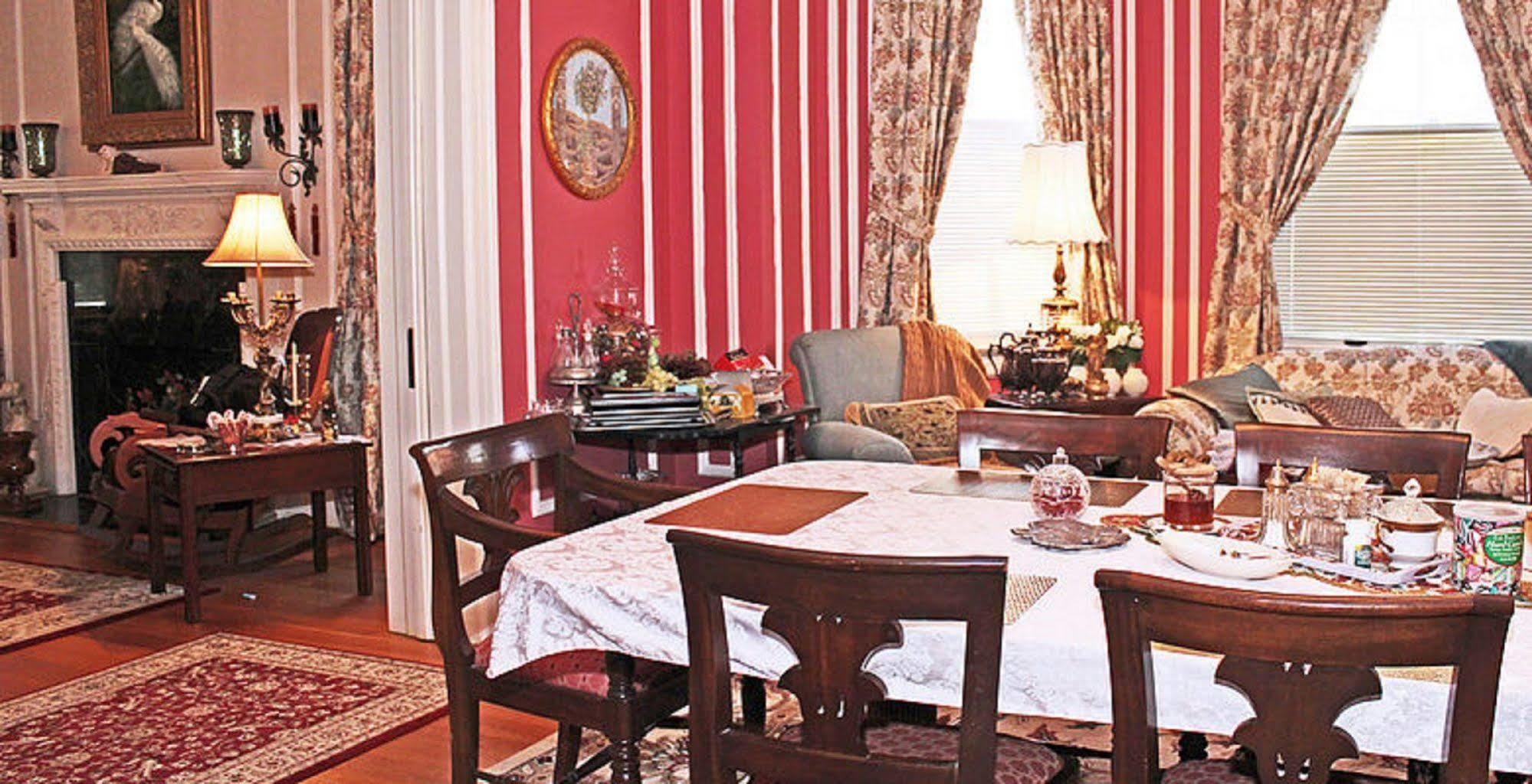 ウィルミントン ポート シティ ゲスト ハウス Bed & Breakfast エクステリア 写真